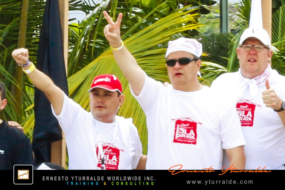 Team Building Panamá, retos colaborativos de cuerdas para fortalecer confianza y resultados en equipo.