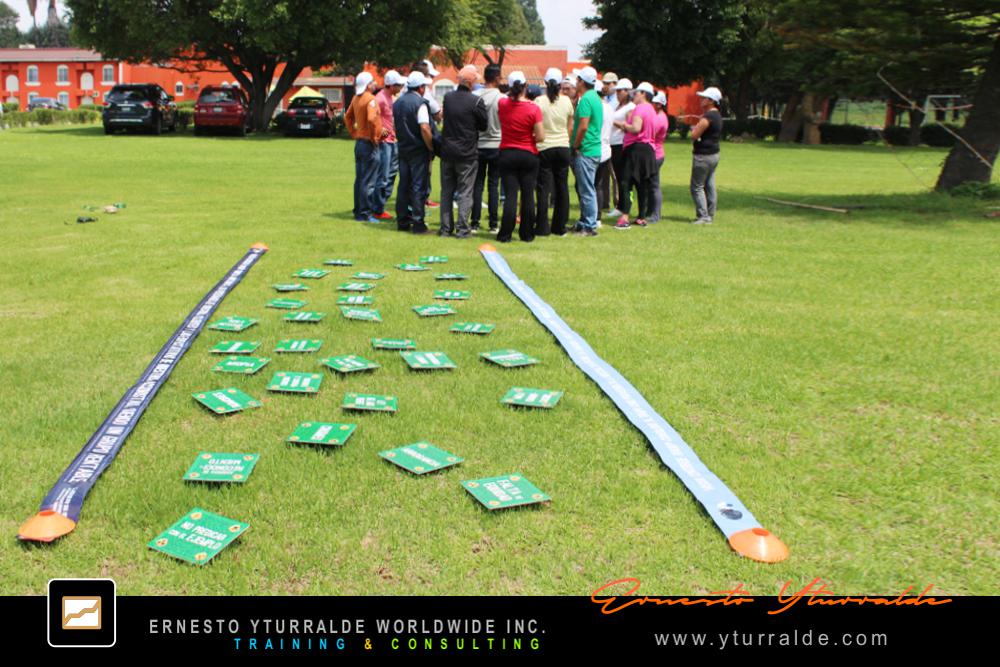 Actividades corporativas Panamá, talleres vivenciales centrados en comunicación y coordinación de roles.